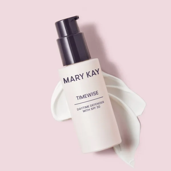TimeWise® Daytime Defender Sunscreen Broad Spectrum SPF 30† - Image 3