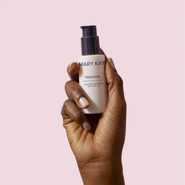 TimeWise® Daytime Defender Sunscreen Broad Spectrum SPF 30† - Image 4